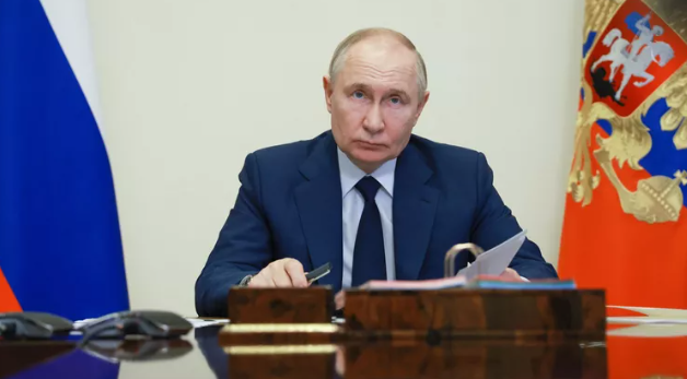 Президент России Владимир Путин наградил главу Усманского района Президент России Владимир Путин наградил главу Усманского района